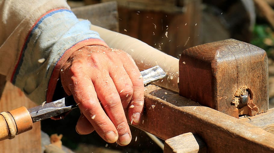 person holding chisel, drechsler, craftsmen, tool, work, metal, wood, human hand, hand, working