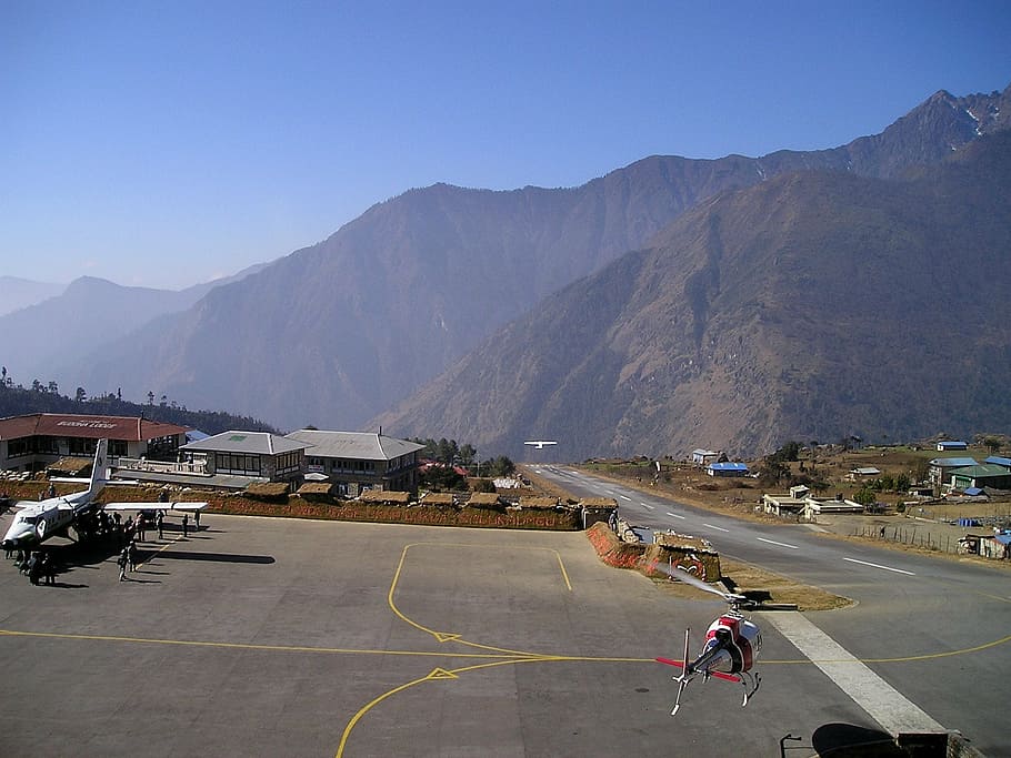 helicóptero, casi, tierra, aeropuerto, montaña, nepal, lukla, everest, trek, transporte