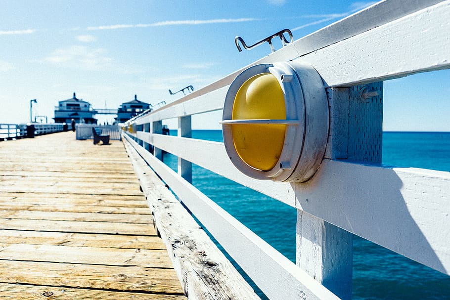 warning light, placed, white, wooden, dockyard, yellow, signal, light, dock, handrail