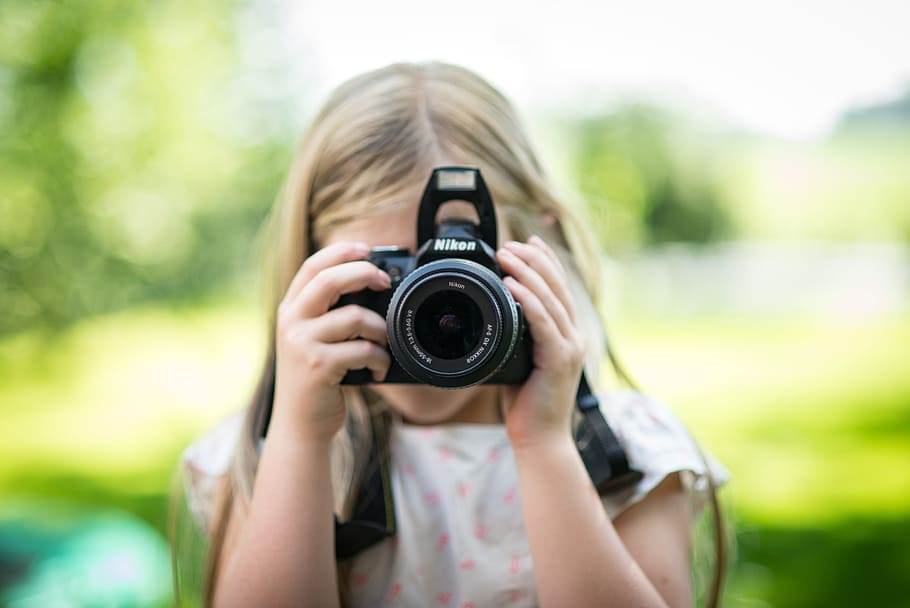 child taking photo, Girl, Picture, People, Photo, taking, camera, outdoors,  photographer, photography | Pxfuel