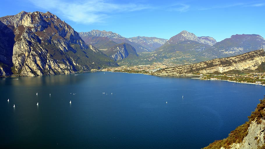 lago, paisaje, montaña, garda, italia, barco, agua, pintorescos - naturaleza, cordillera, belleza en la naturaleza