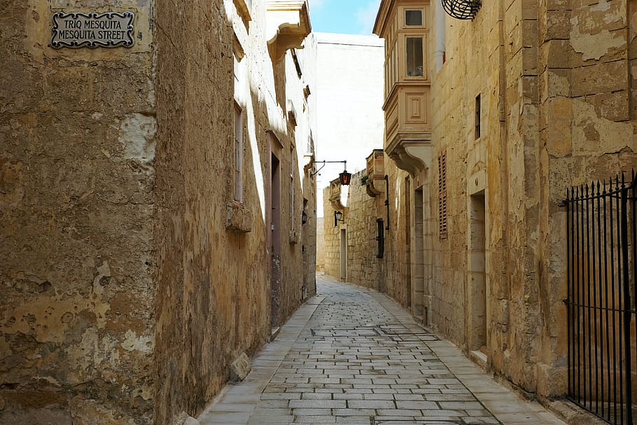aisle, brown, buildings, daytime, Home, Malta, Mdina, Building, architecture, mediterranean