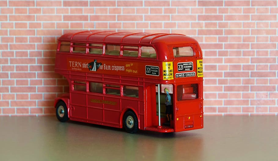 rojo, 2 pisos, juguete de autobús de 2 pisos, pared, auto modelo, autobús de dos pisos, Londres, Reino Unido, turismo, autobús