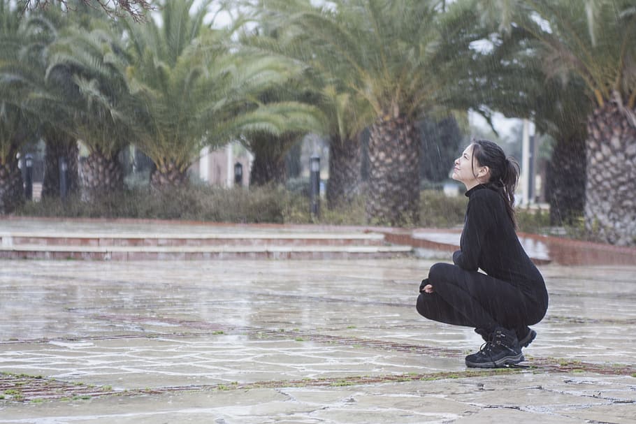 woman, black, sweatshirt, leggings, rainy, days, woman in black, rainy days, model, wet