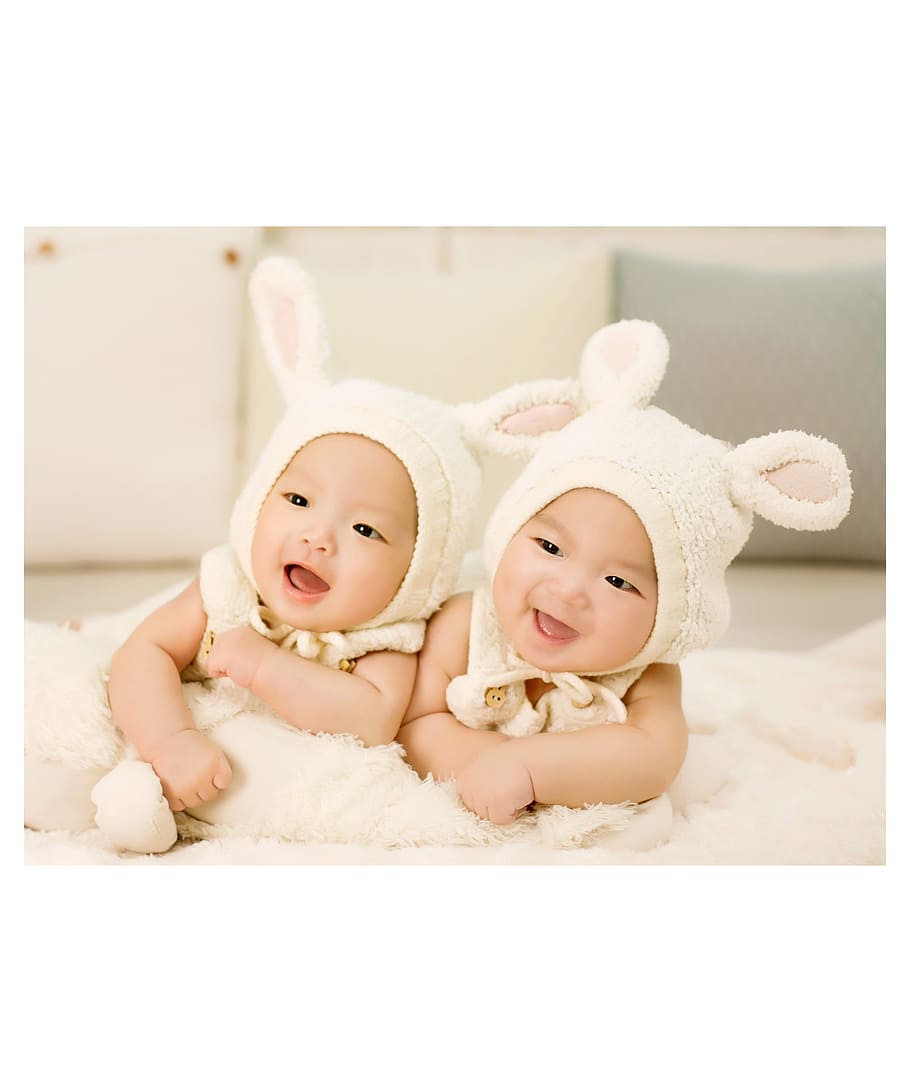 dois, criança, roupas de coelho, bebê, gêmeos, foto de 100 dias, bonitinho, pequeno, infância, caucasiano Etnia
