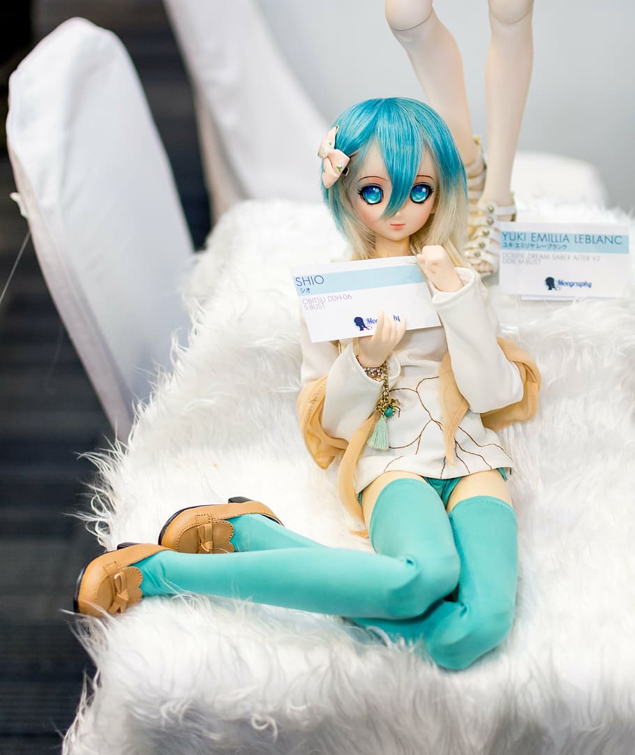 doll, dollfie, figure, toy, blue, indoors, furniture, real people, holding, home interior - Pxfuel