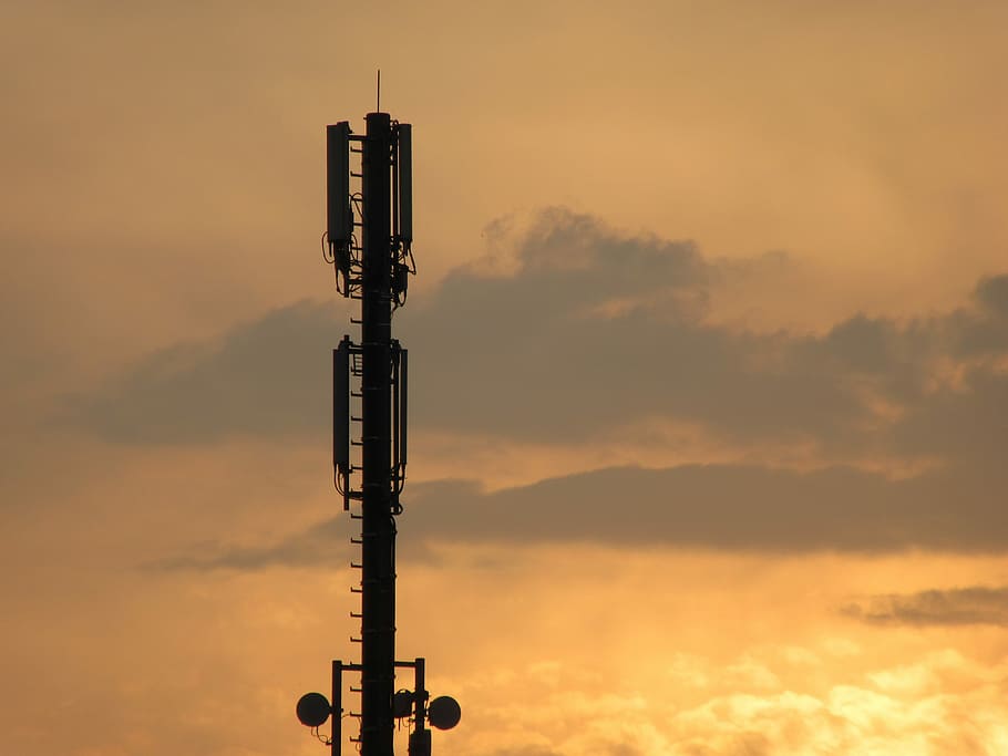 Menara Radio, Ponsel, Antena, radio relay, komunikasi, menara transmisi, jaringan seluler, penerimaan, radio, pemancar