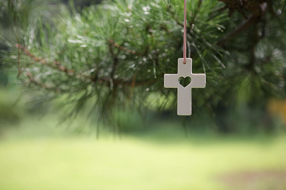white, pendant, hanging, christmas tree, Cross, Hart, Christian, tree, cemetery, day