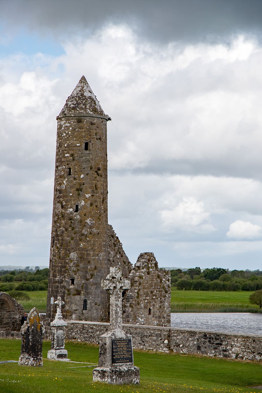 ireland, the round tower, cemetery, irish, landscape, pacific, tombstones, christian, architecture, monastery
