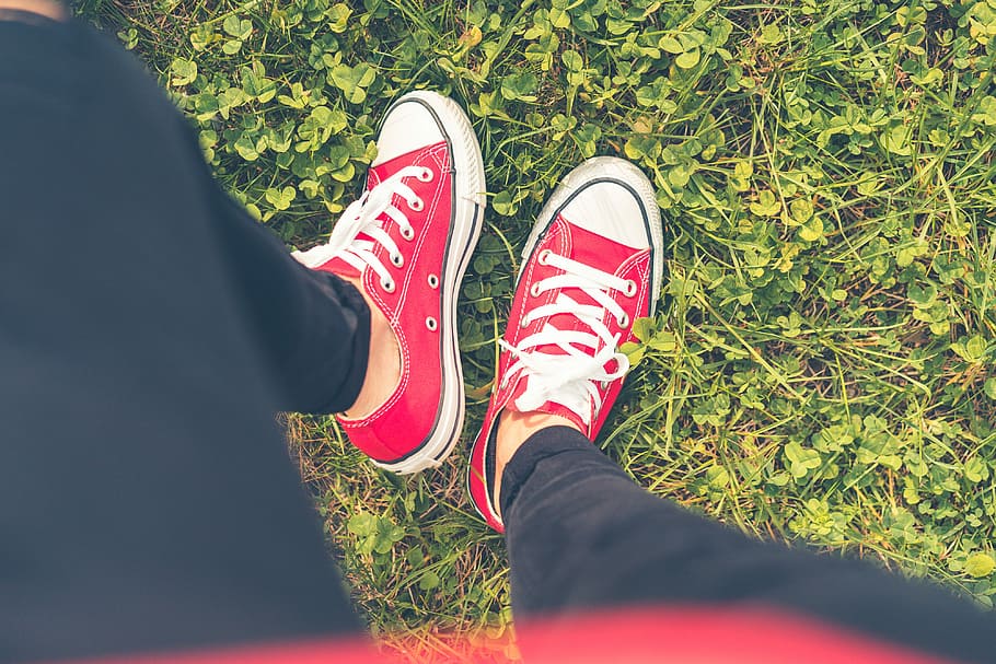 rojo, zapatos, hierba fpv # 2, niña, zapatos rojos, hierba, FPV, lindo, se siente, feliz