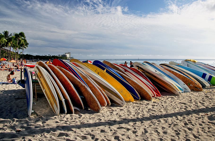 On, Beach, Waikiki, lote de canoa de cores sortidas, céu, praia, nuvem - céu, terra, areia, natureza