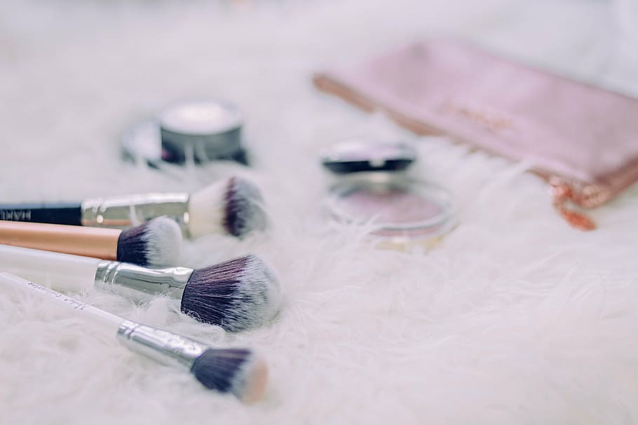 assorted-color makeup brush, eyeshadow, brush, make, table, beauty, make up, powder, indoors, studio shot