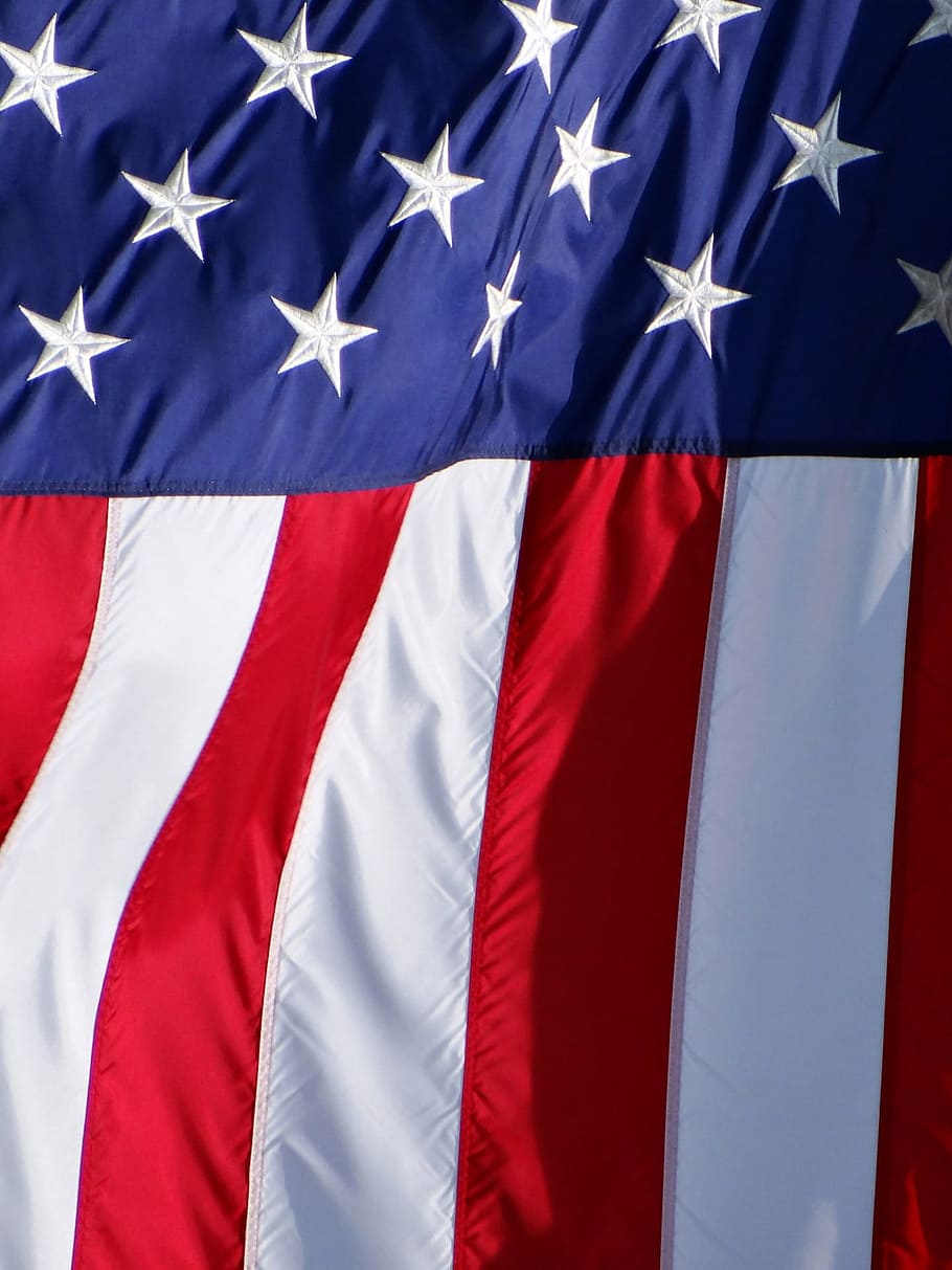 bandeira dos eua, americano, bandeira, para baixo, branco, pendurado, vermelho, azul, fundos, patriotismo