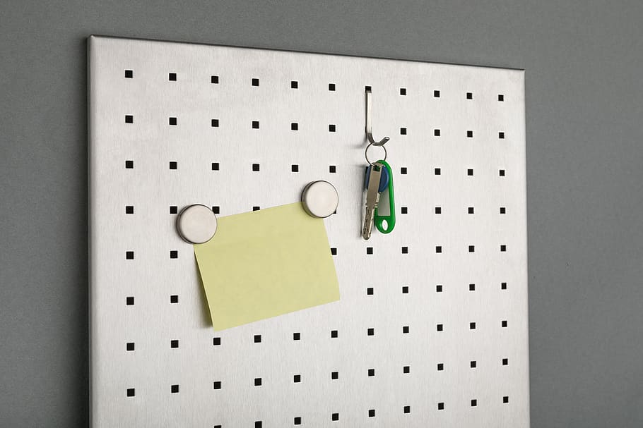 postit, sticky note, yellow, key, reminder, memory, time, message, niro, stainless steel