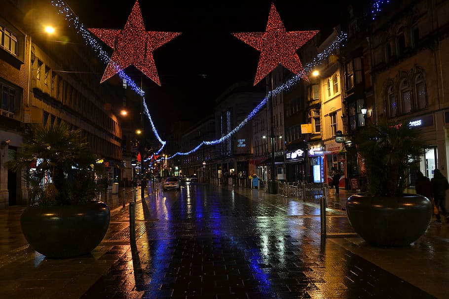 calle, luces, convertido, noche, calle principal, cardiff, lloviendo, año nuevo 2016, reflexiones, camino