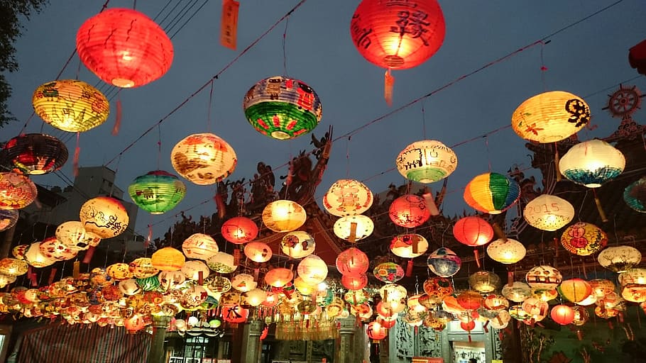 Feliz, año nuevo chino, año nuevo, bajo, ángulo, fotografía, iluminado, japonés, linterna, colgando