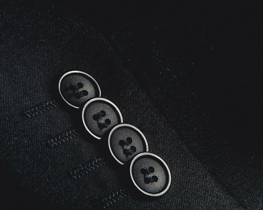 Foto de primer plano, cuatro, negro, botones de camisa, cierre, foto, botones, traje, blazer, moda