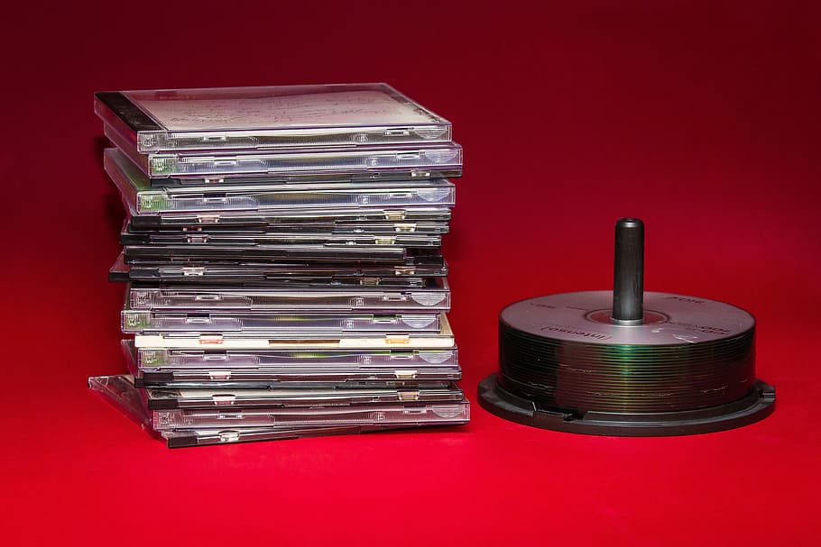Компакт-диск, Копия, Пиратская, пиратская копия, оттенок, объекты / оборудование, старомодный, старый, цветной фон, красный