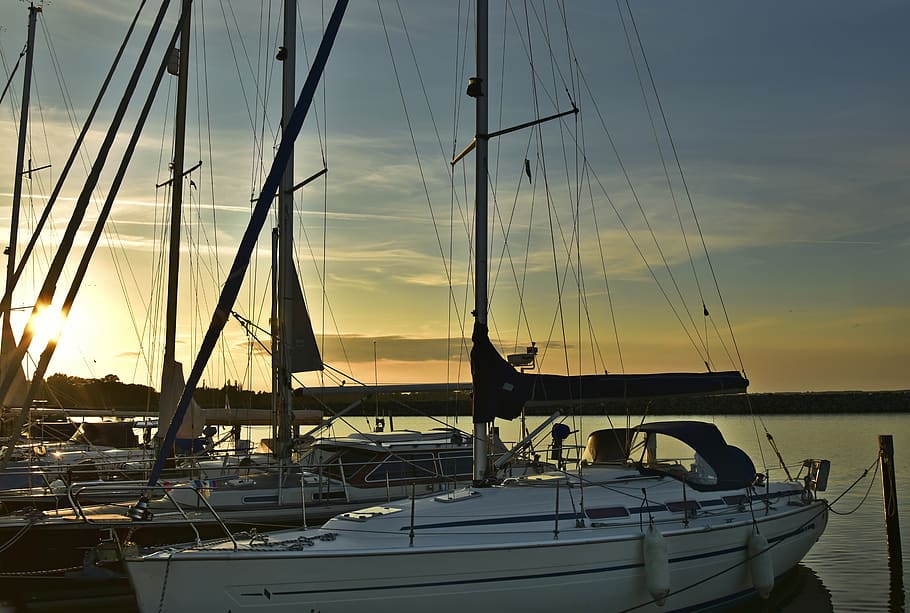 port boats, sailing boats, ships, yachts, investors, abendstimmung, sunset, lighting, light, vacations