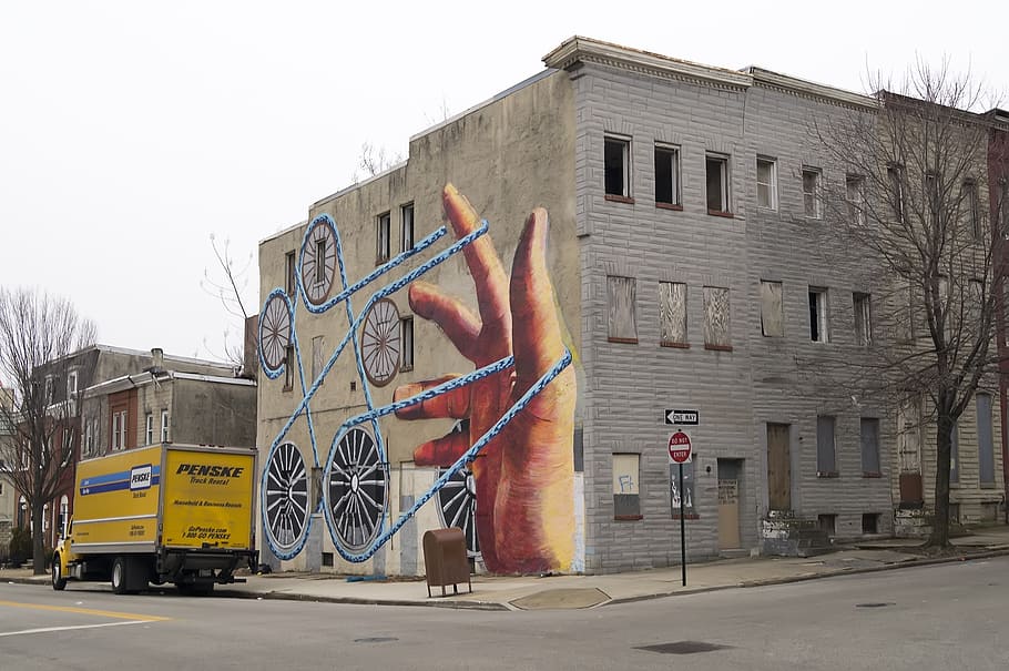 arte callejero, graffiti, mural, baltimore, ciudad, urbano, arquitectura, estructura construida, exterior del edificio, una persona