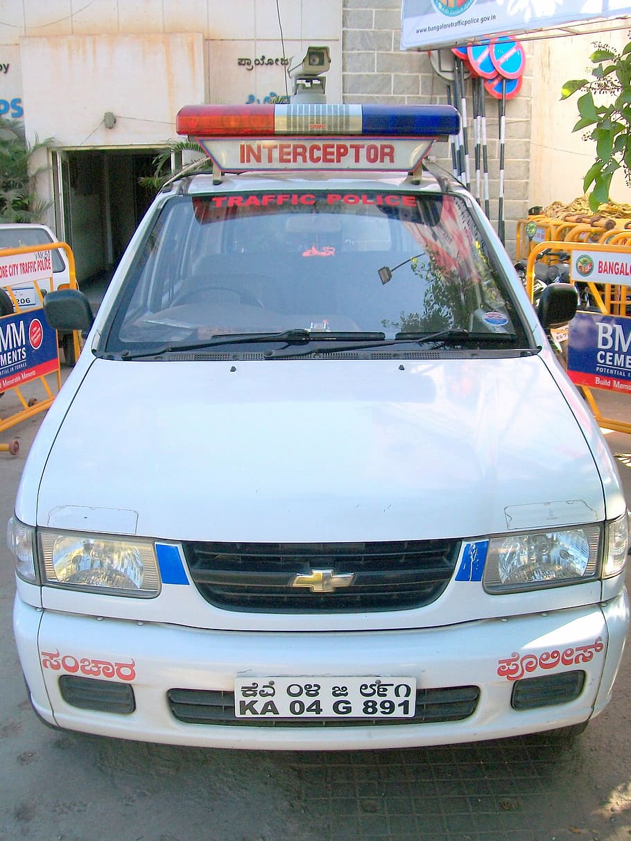 traffic speed cop car, Traffic Speed, Cop Car, Bangalore, India, photos, law enforcement, police car, public domain, vehicle