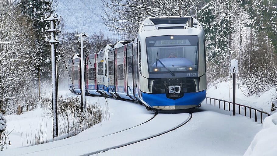 inverno, neve, frio, trem, sistemas de transporte trem, ferrovia, schliersee, bayern bayerische oberlandbahn, gleise, sinal
