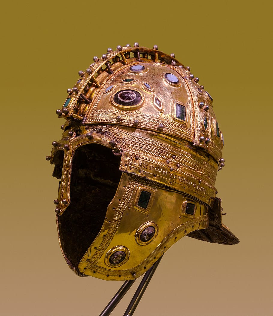 selectivo, fotografía de enfoque, casco de guerrero, casco, soldado, romano, armadura, siglo IV, antigüedad, museo