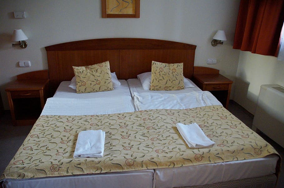 bed, hotel, room, bedroom, sleep, double bed, furniture, pillow, domestic room, indoors