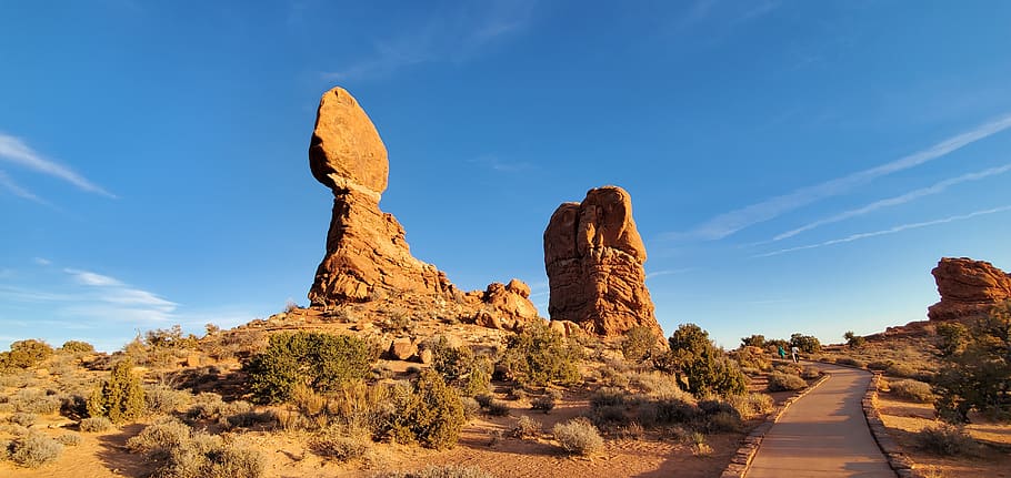 balanced rock, moab utah, utah, arches national park, national park, sandstone, rock formation, rock, rock - object, sky