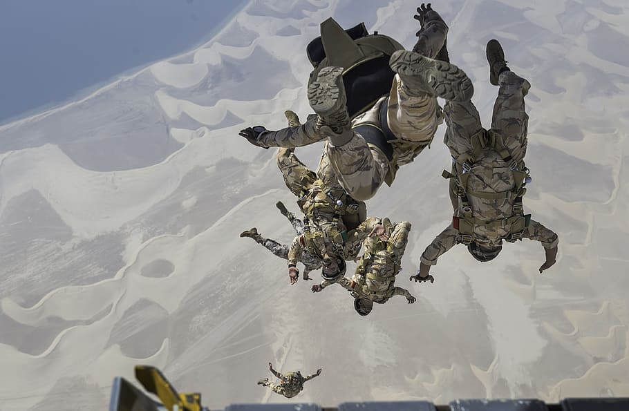 ejército, realización, ejercicio de paracaidismo, desierto, fuerzas especiales, fuerza aérea, aviadores, operaciones especiales, salto, paracaidismo