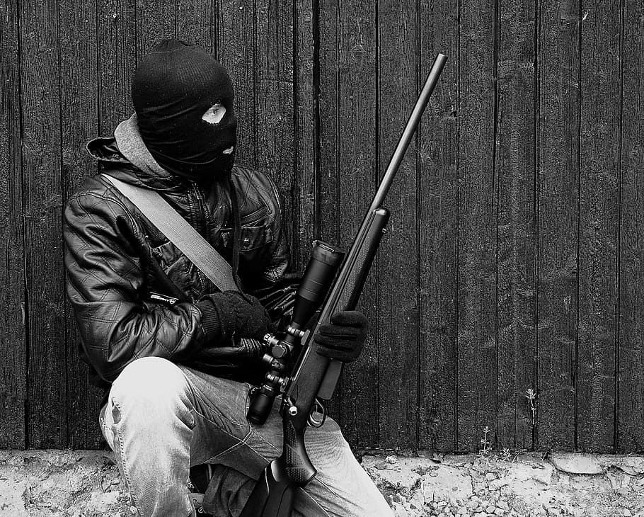 pessoa, jaqueta, segurando, rifle sniper, criminal, polícia, força de reação, trerrorista, terrorismo, narcótico