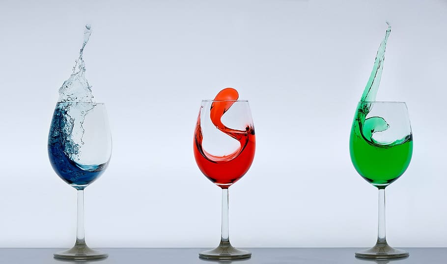três, claro, taças de vinho, substância, vidro, salpico, copo de cristal, transparente, transbordar, injetar