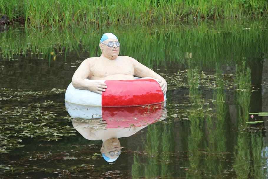 Sculpture, Water, Relax, Figure, art, swim, man, donut, bathing cap, swim goggles