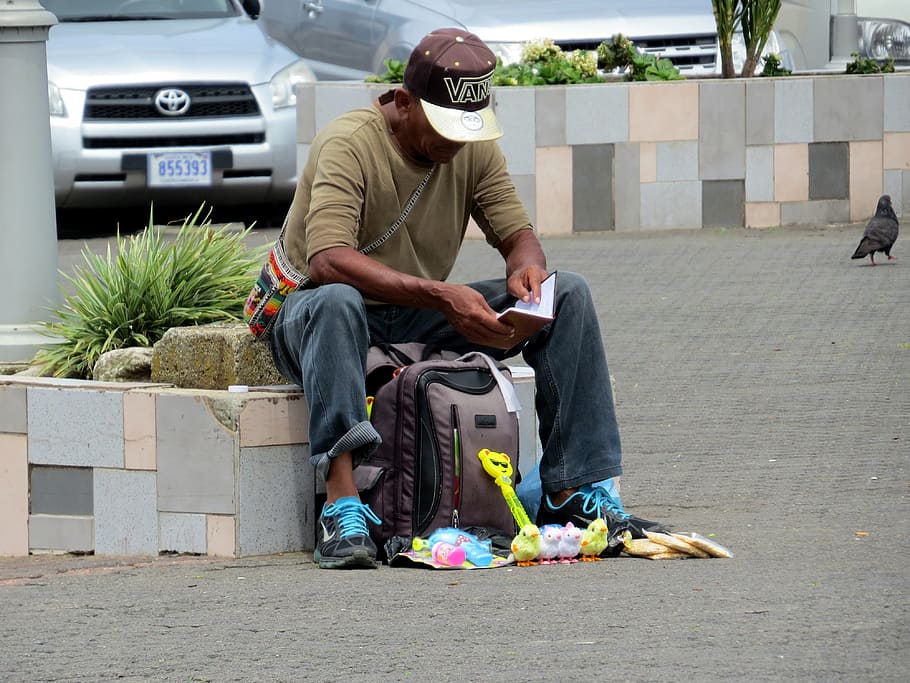 man, poverty, city, park, solitude, person, roaming, looking for food, reading, costa rica