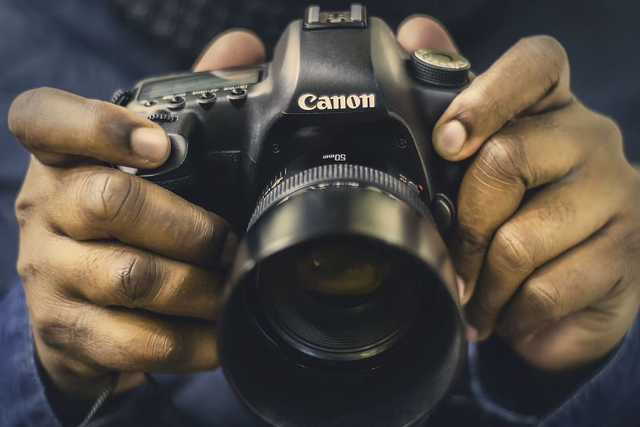 camera, canon, lens, iso, aperture, shutter, photography, photographer, people, human hand