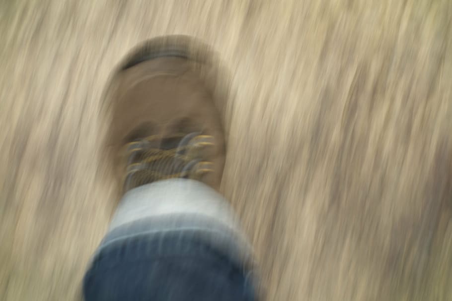 foot, shoe, race, escape, fear, attack, anxiety attack, panic, movement, blurred motion