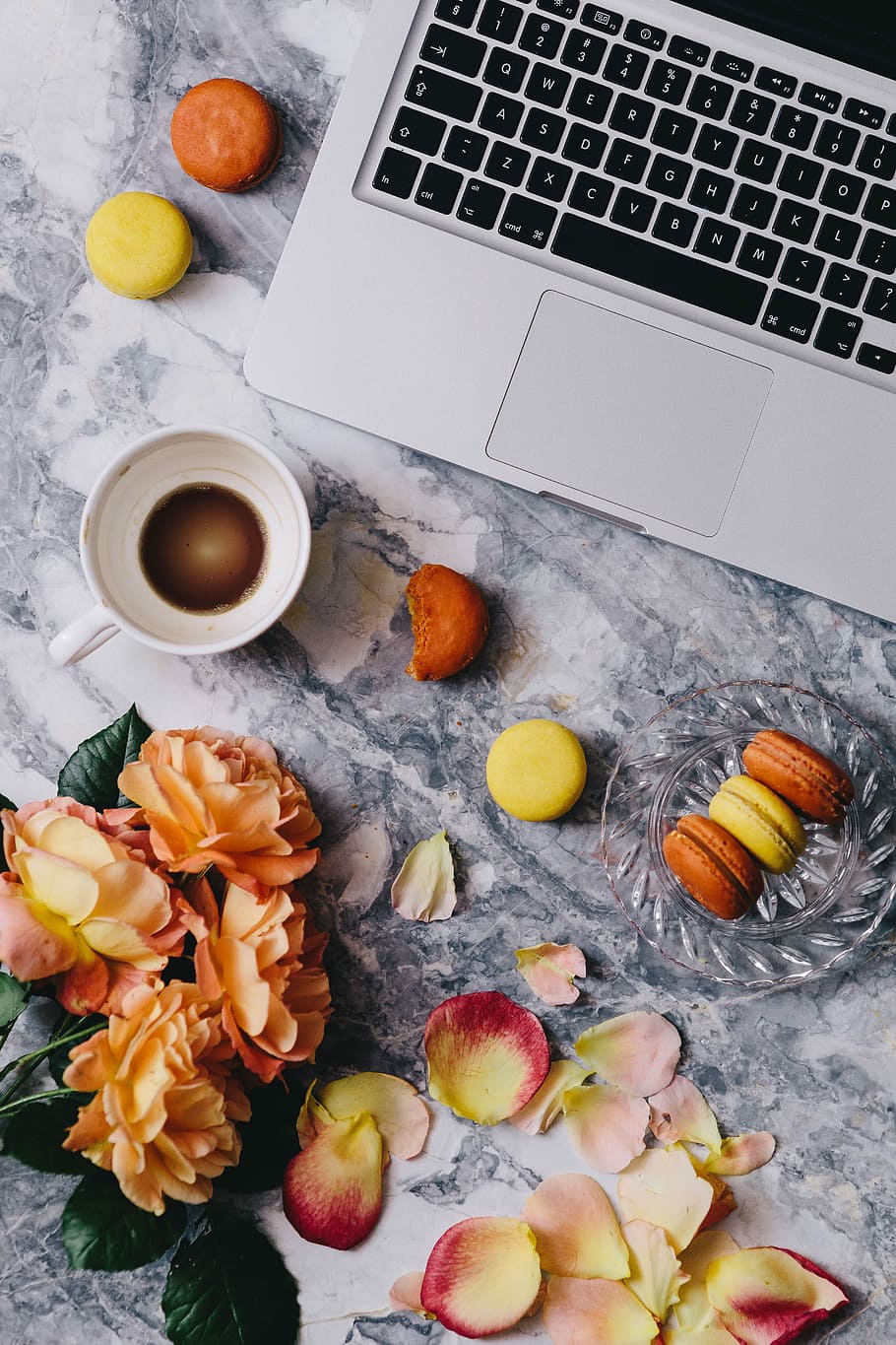 overhead, view, macarons, marble slab, Overhead view, marble, slab, roses, workspace, computer
