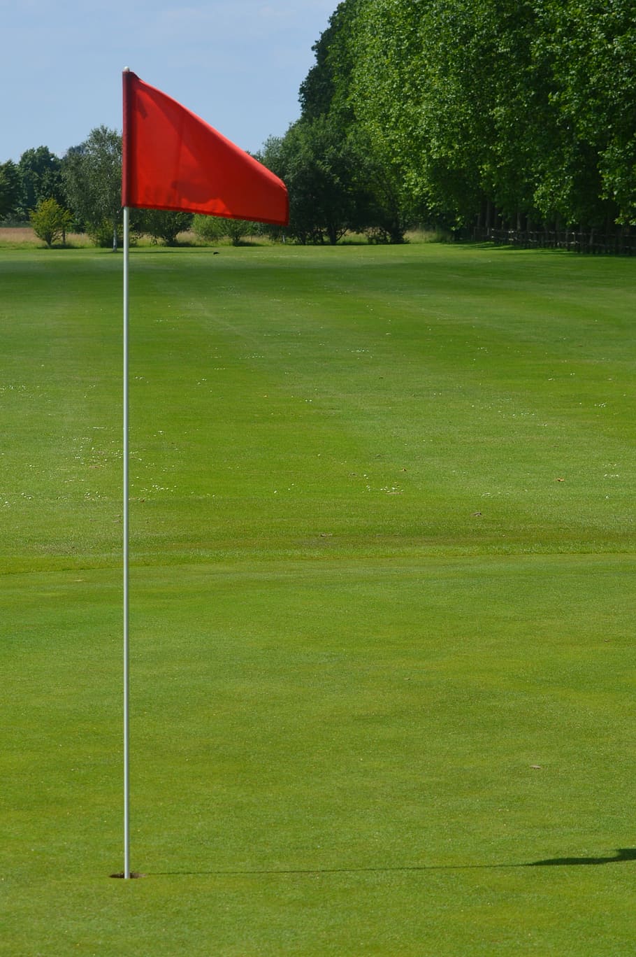 red, golf post, daytime, Golf Course, Green, Flag, Grass, golf, green, flag, green - golf course