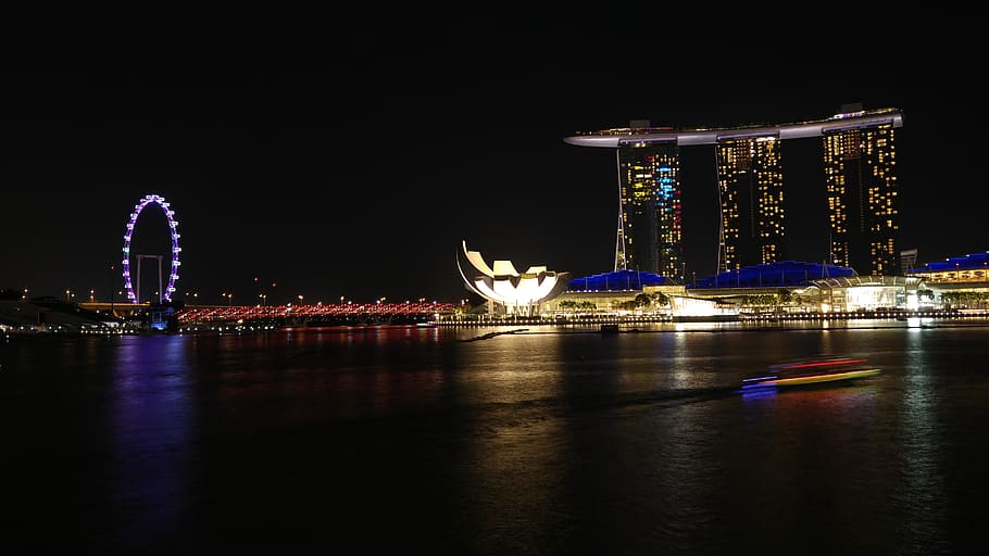 pessoa, mostrando, arranha-céu, edifícios, cingapura, noite, arquitetura, marco, marina, ásia