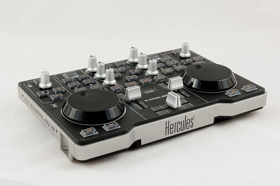 close-up photo, black, gray, hercules dj turntable, mixer, audio, entertainment, music, mp3, dj