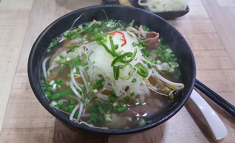 bowl, noodle soup, vietnam, rice noodles, noodles, meat, hot, broth, delicious, food