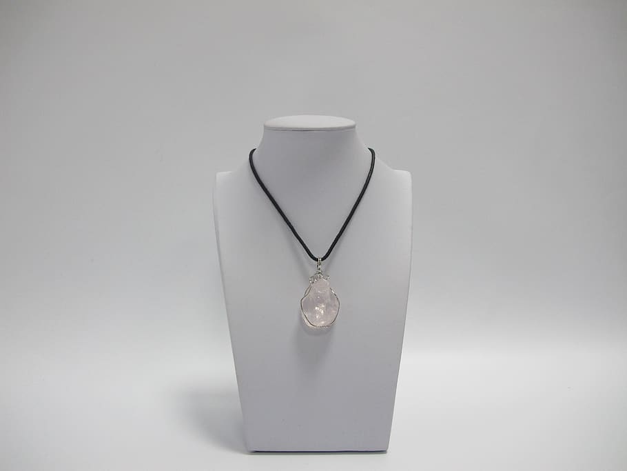 pendant of quartz, quartz, imitation jewelry, jewelry, stone, amulet, silver, studio shot, indoors, white background