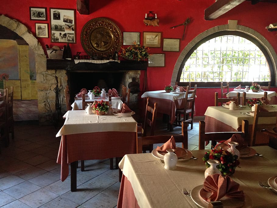 restaurant, eat, dining tables, wine, wine tasting, italy, europe, travel, vacations, delicious