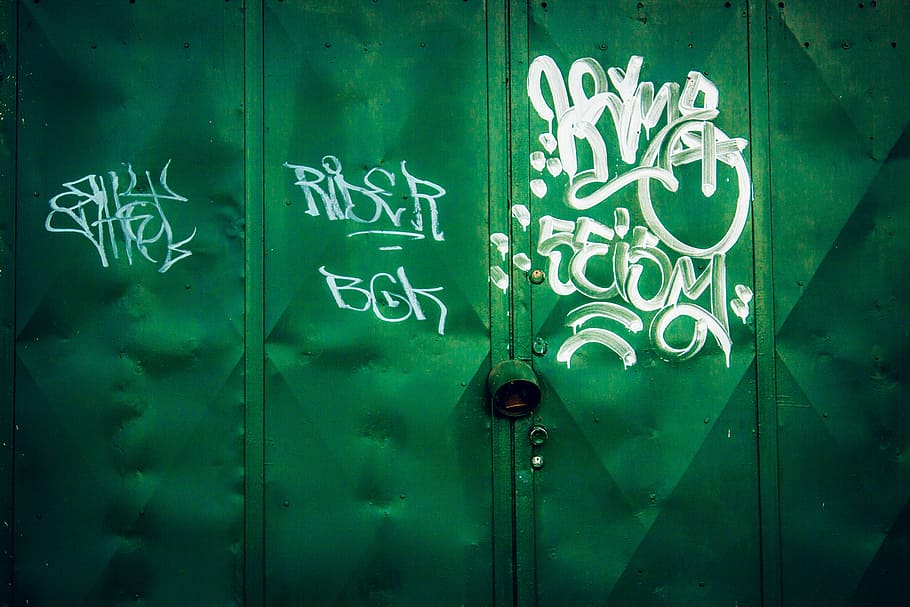 white, paint, green, metal gate, gate, steel, metal, wall, letter, green color