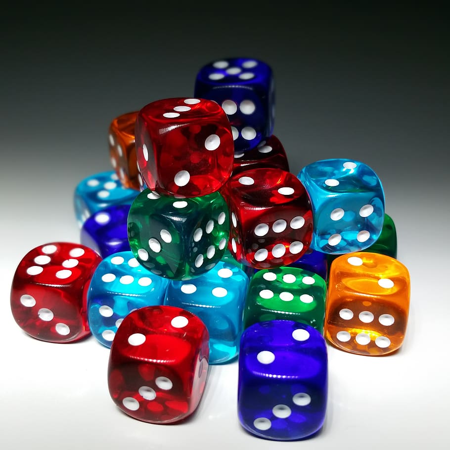 lote de dados de cores sortidas, cubo, sorte, dados da sorte, coloridos, jogar, dados, jogos de azar, chance, lazer Jogos