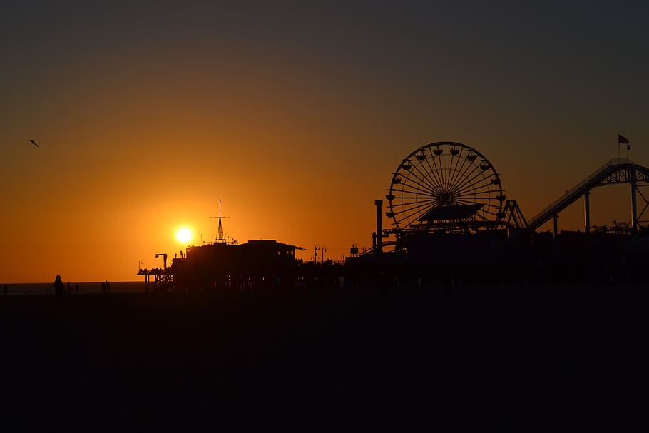 Ciudad de Santa Mónica, Los Ángeles, California, Pir, Estados Unidos, cielo, puesta de sol, parque de atracciones, paseo en el parque de atracciones, rueda de la fortuna