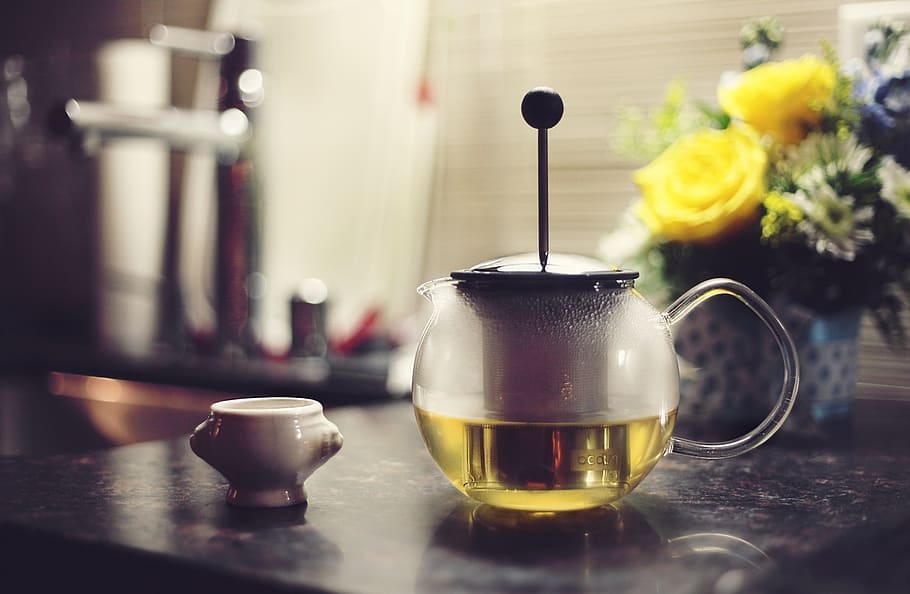 green tea, press, flowers, kitchen, drink, beverage, pot, cup, counter, food and drink