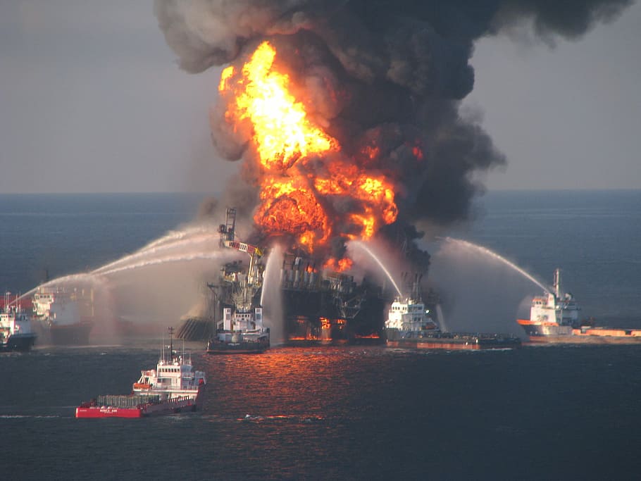 oil rig, burning, surrounded, rescue ship, Fire, Flames, Ships, Boats, Coast Guard, sea