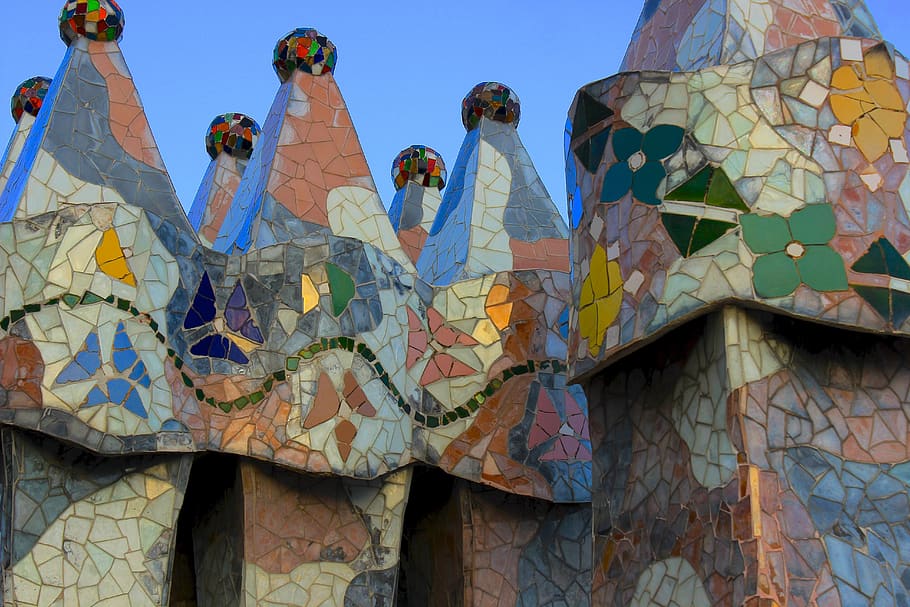 mosaic, gaudí, casa batlo, barcelona, catalonia, architecture, art and craft, representation, creativity, day