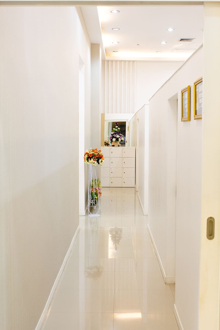 White Room, Passage, Door, Entrance, indoors, architecture, modern, no People, flooring, home Interior